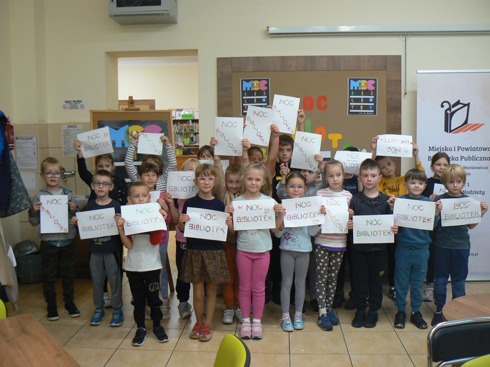 Noc Bibliotek